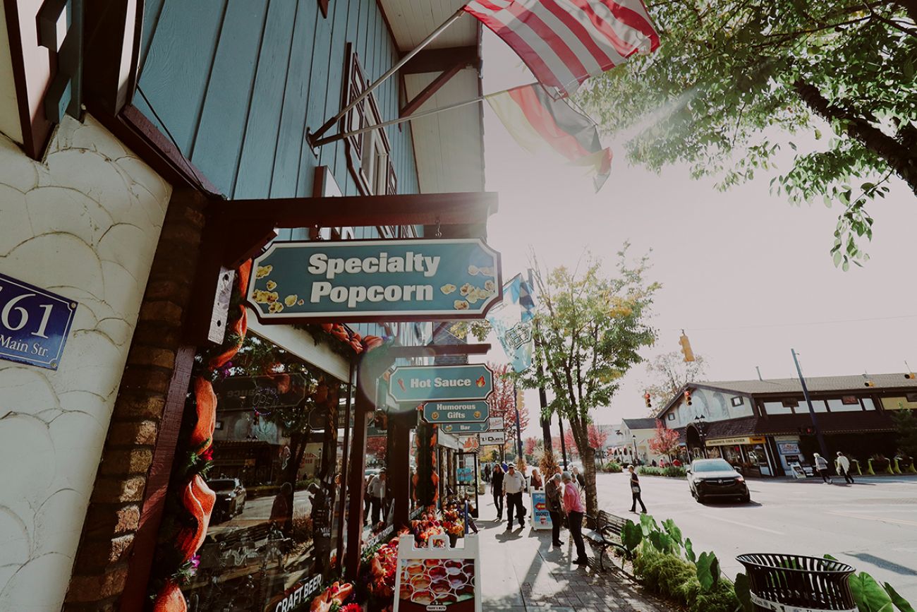 street full of shops in Frankenmuth