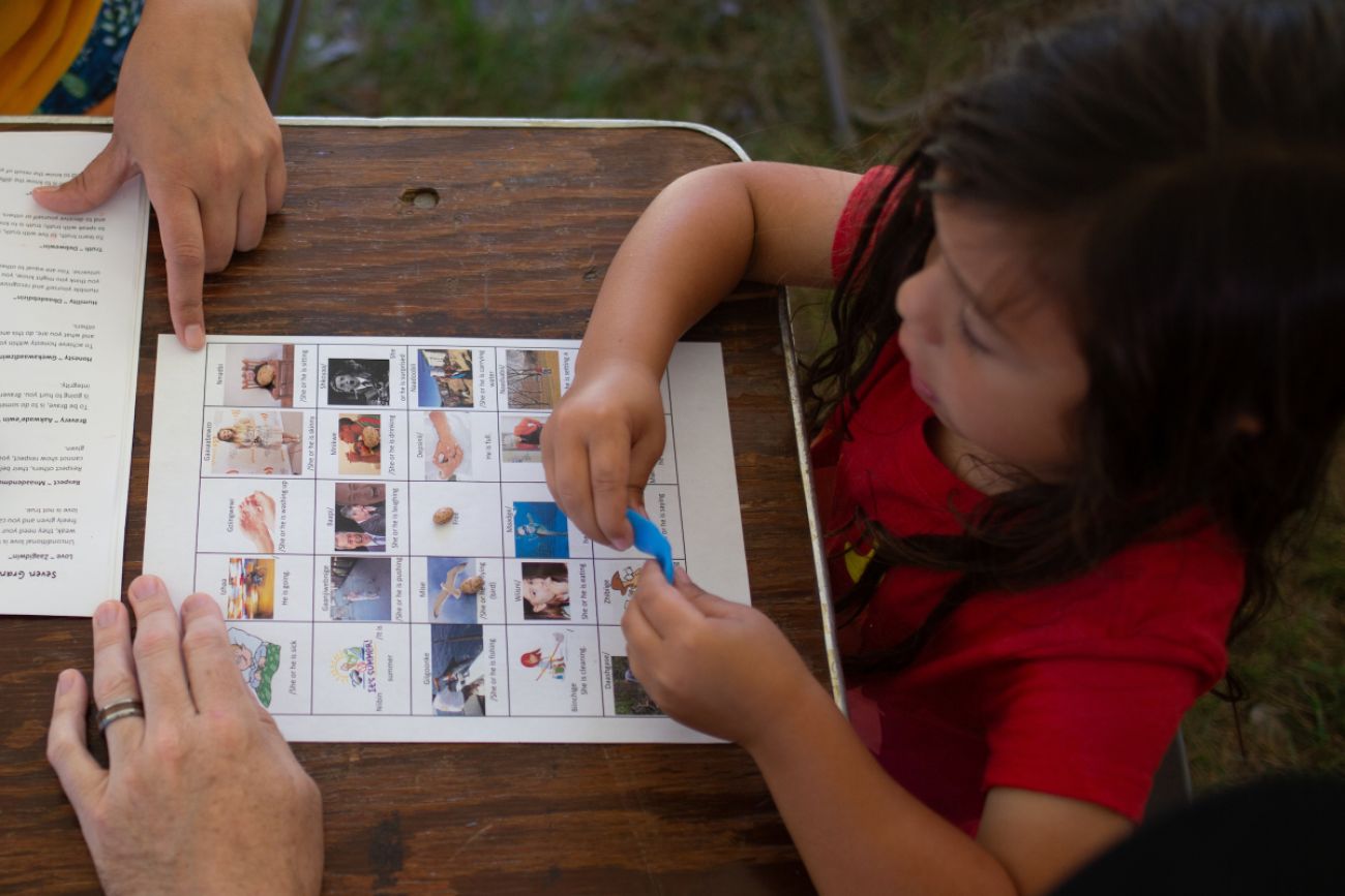 Kids play bingo