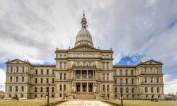  Campus and front entrance to the Michigan state capitol building in downtown Lansing.